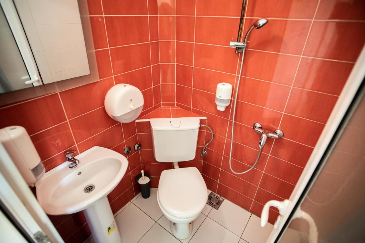 All In Hostel Belgrád Kültér fotó
